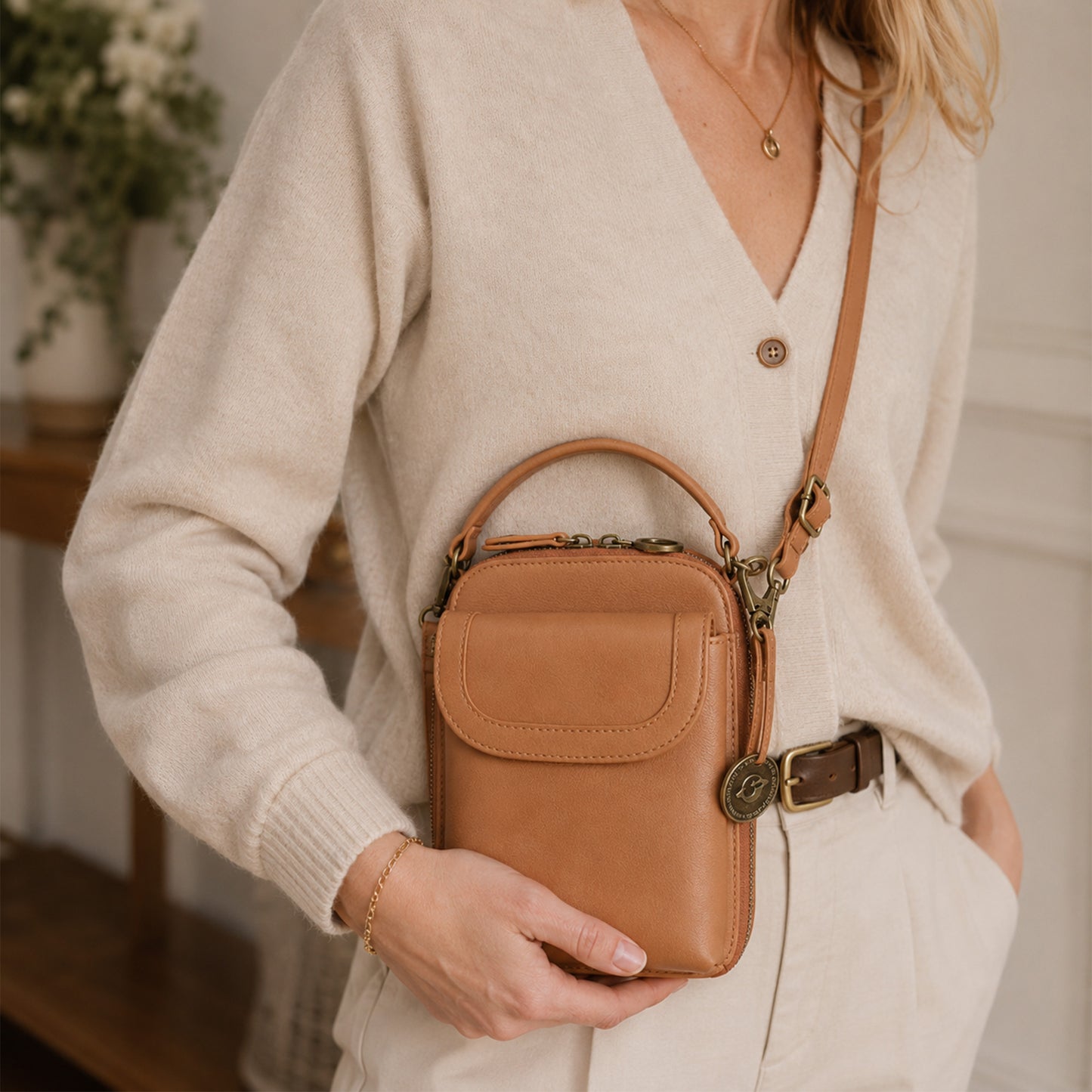 Loelle Phone Crossbody Bag 1.5L